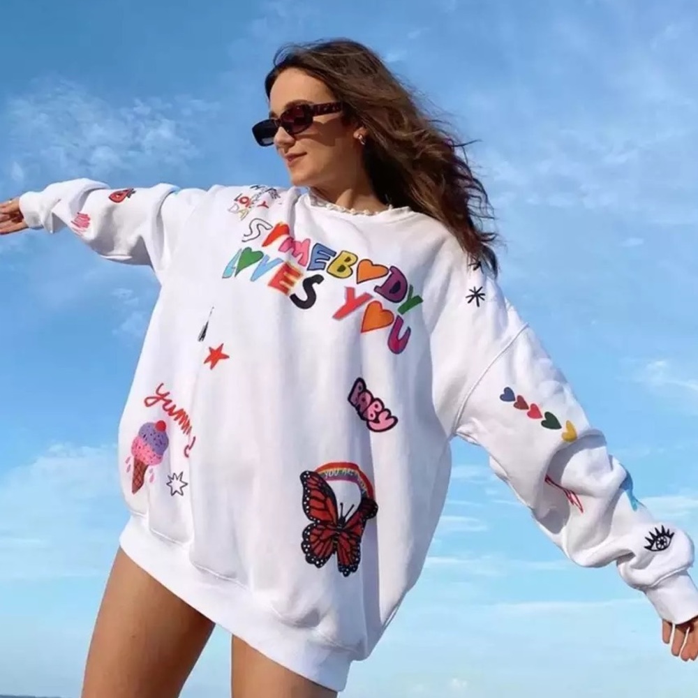 Somebody loves you oversized pullover